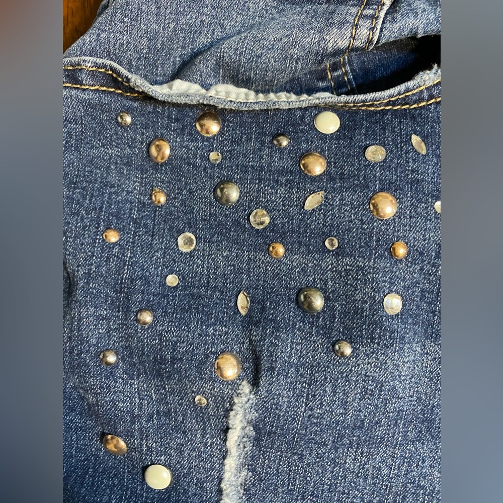 Love indigo lightly distressed, embellished, capris, size 24 plus - Picture 13 of 15